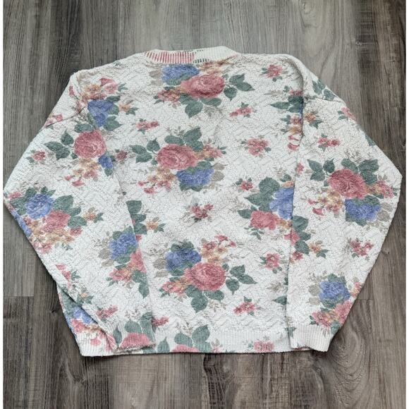 Vintage Woman’s Floral United States Sweaters Made in USA - Picture 5 of 8